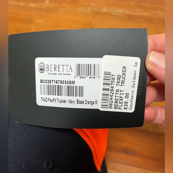 Beretta and Leupold Logo Hat Caps - Picture 5 of 9